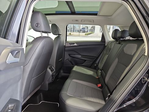 New 2026 Volkswagen Taos SE FWD image 15