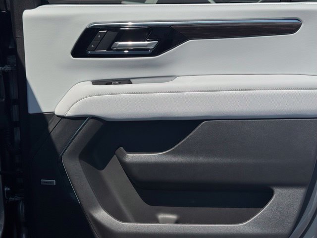 New 2026 Chevrolet Suburban Premier AWD/4WD image 29