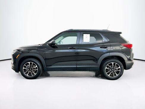 Used 2025 Chevrolet TrailBlazer LT AWD/4WD image 4