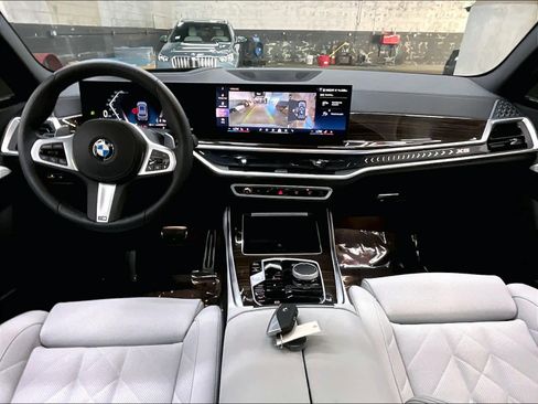 Used 2026 BMW X5 xDrive40i AWD/4WD image 18