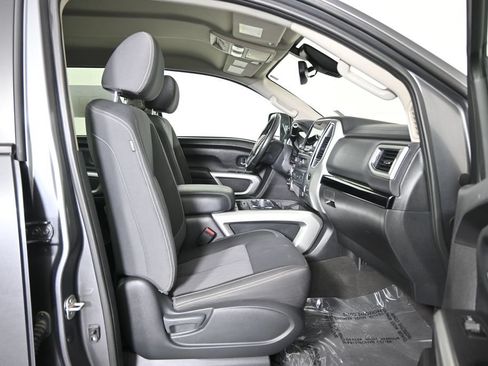 Used 2021 Nissan Titan SV w/ SV Convenience Package AWD/4WD image 14