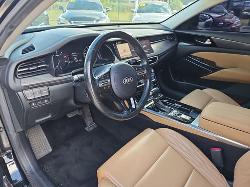 Used 2020 Kia Cadenza Limited image 13