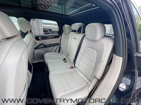 Used 2019 Porsche Cayenne S image 25