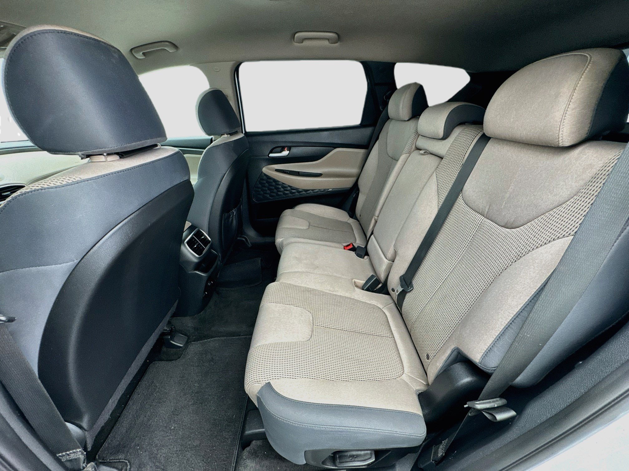 Used 2019 Hyundai Santa Fe SE FWD image 15