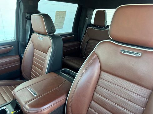Used 2024 GMC Sierra 2500 Denali Ultimate AWD/4WD image 11