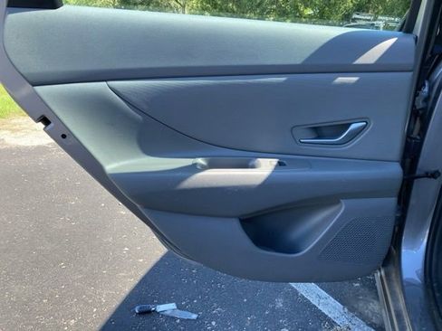 Used 2023 Hyundai Elantra SEL w/ Convenience Package FWD image 22
