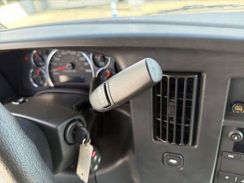 Used 2025 Chevrolet Express 3500 LT w/ LT Preferred Equipment Group RWD image 20