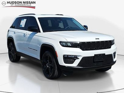 Used 2023 Jeep Grand Cherokee Limited w/ Black Appearance Package
