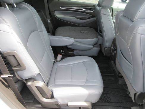 Certified 2019 Buick Enclave Essence FWD image 17