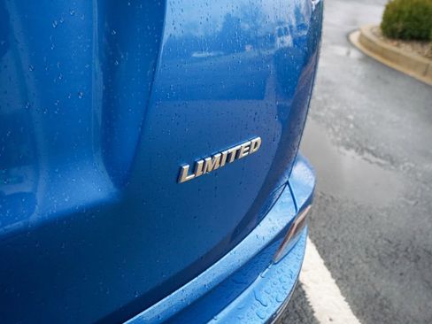 Used 2018 Toyota RAV4 Limited image 9