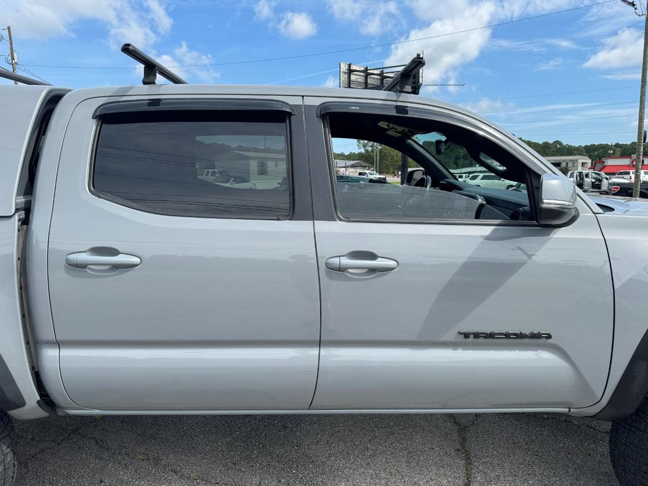 Used 2021 Toyota Tacoma TRD Off-Road w/ Technology Package AWD/4WD image 13