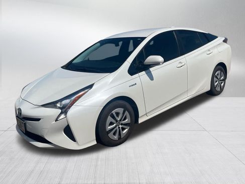 Certified 2016 Toyota Prius Two FWD image 4
