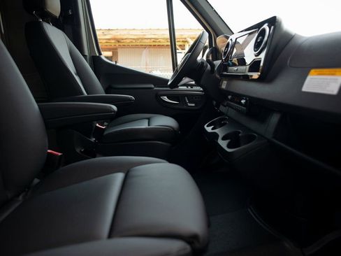 New 2025 Mercedes-Benz Sprinter 2500 image 17