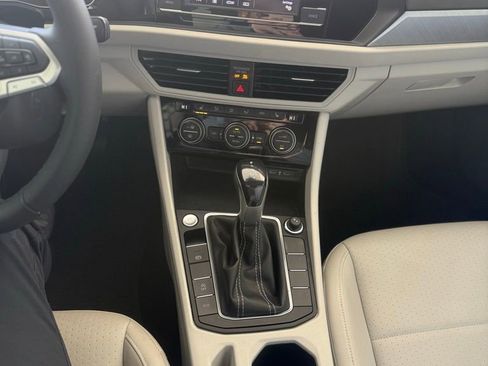 Used 2024 Volkswagen Jetta SE w/ Panoramic Sunroof Package image 20