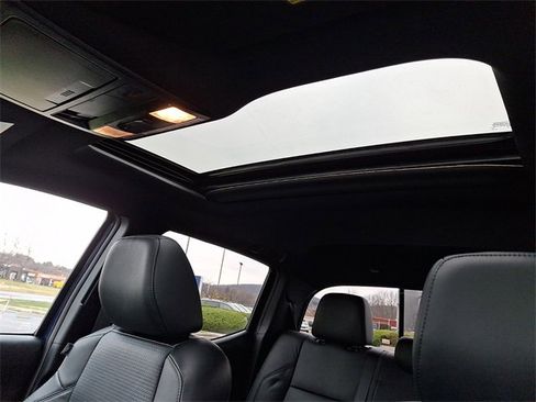 Used 2023 Toyota Tacoma Limited image 14