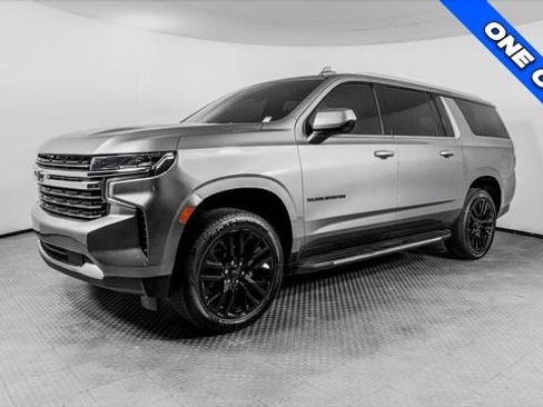 Used 2021 Chevrolet Suburban LT w/ Rear Media and Nav Package RWD image 2