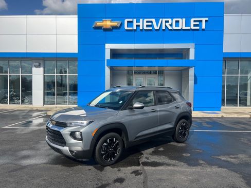 Used 2023 Chevrolet TrailBlazer LT w/ Convenience Package FWD image 1