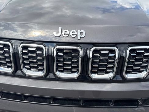 Used 2024 Jeep Compass Limited w/ Elite Group AWD/4WD image 9