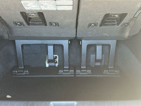 Used 2025 Kia Carnival LXS image 34