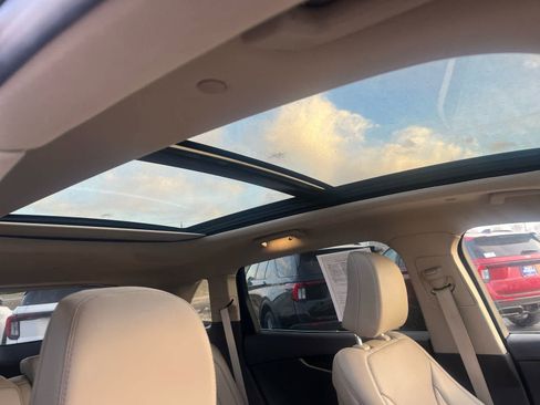 Used 2023 Lincoln Nautilus Reserve w/ Equipment Group 201A image 11