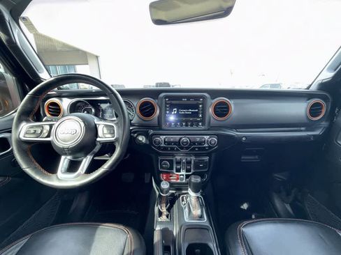 Used 2022 Jeep Gladiator Mojave w/ Cold Weather Group image 16