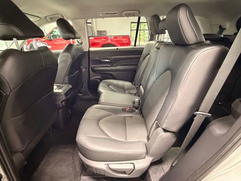 Used 2024 Toyota Grand Highlander AWD Hybrid image 20