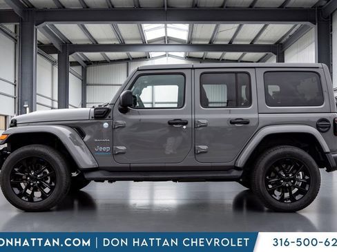 Used 2023 Jeep Wrangler Unlimited Sahara w/ Cold Weather Group AWD/4WD image 2