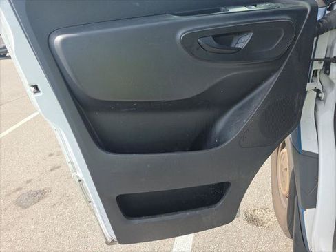 Used 2022 Mercedes-Benz Sprinter 2500 image 11