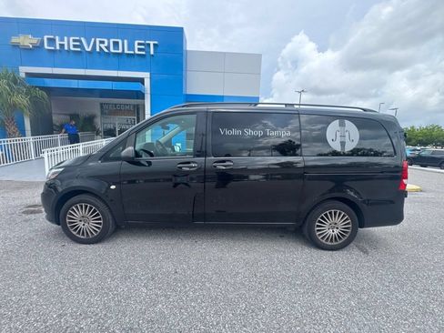 Used 2018 Mercedes-Benz Metris Passenger image 2