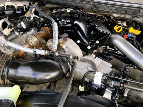 Used 2019 Ford F250 XLT w/ XLT Value Package image 32