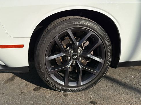 Used 2019 Dodge Challenger SXT w/ Plus Package image 9