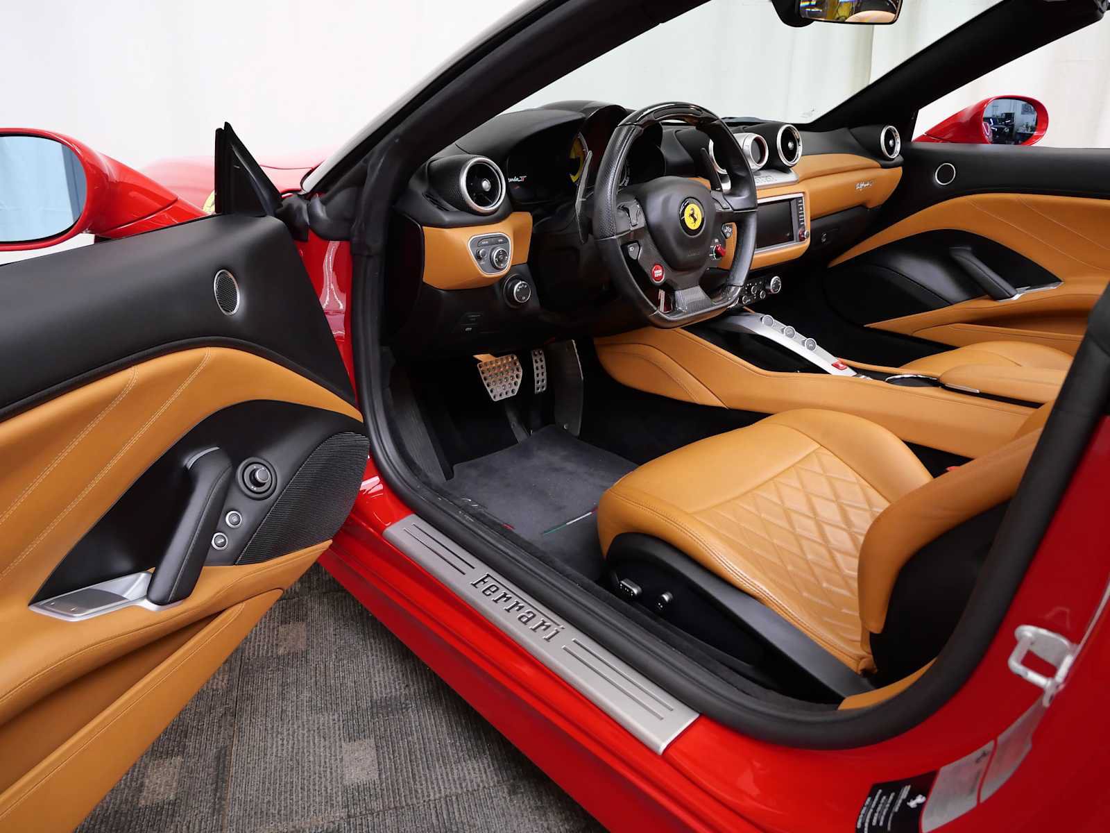 Certified 2017 Ferrari California T RWD image 17