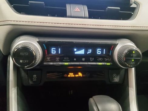 Used 2024 Toyota RAV4 XLE FWD image 25