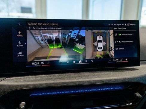 Used 2026 BMW 230i xDrive Coupe w/ Premium Package image 22