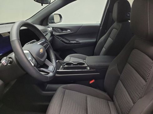 Used 2025 Chevrolet Equinox LT image 17
