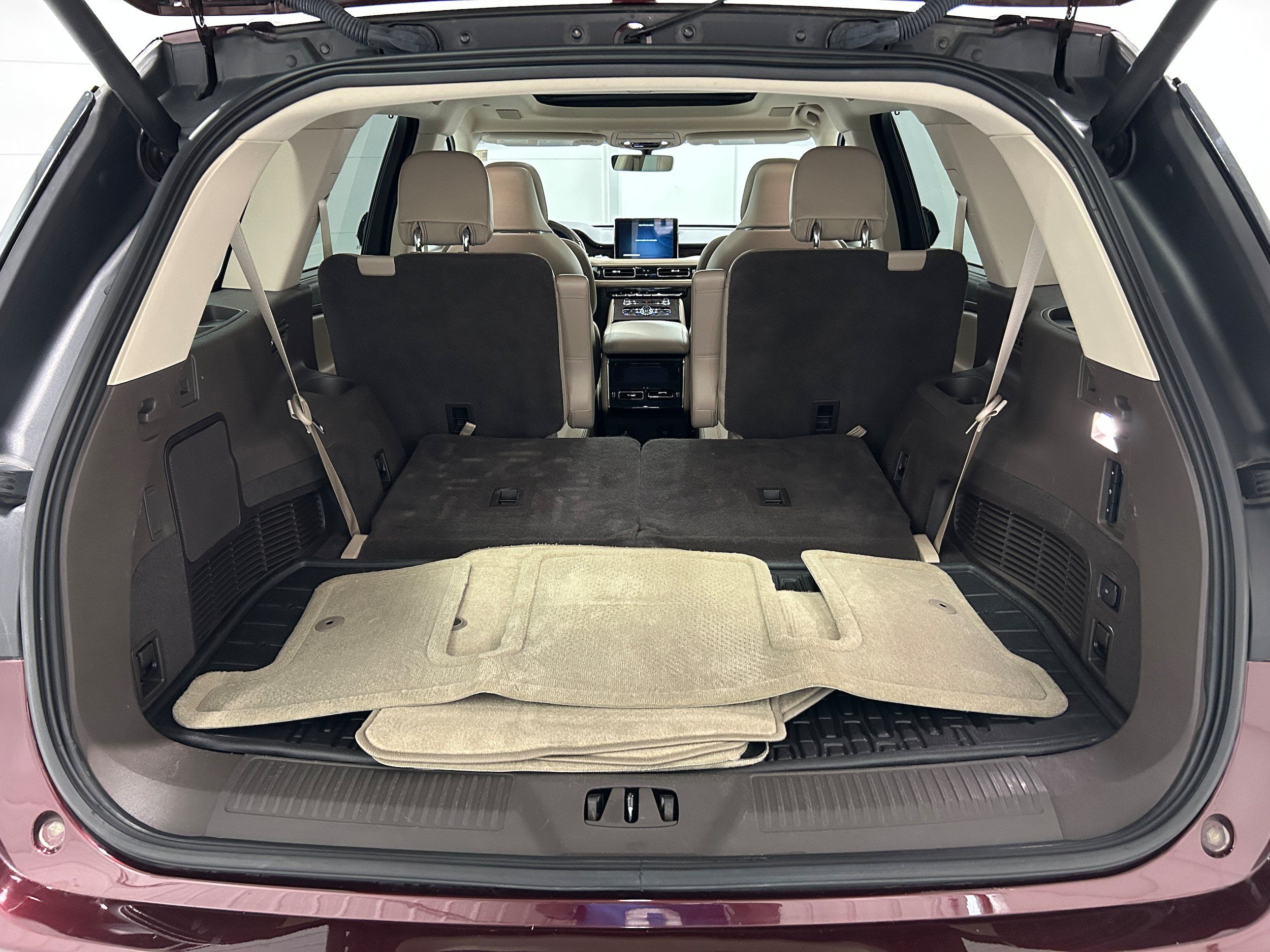 Used 2020 Lincoln Aviator Reserve w/ Equipment Group 202A AWD/4WD image 36