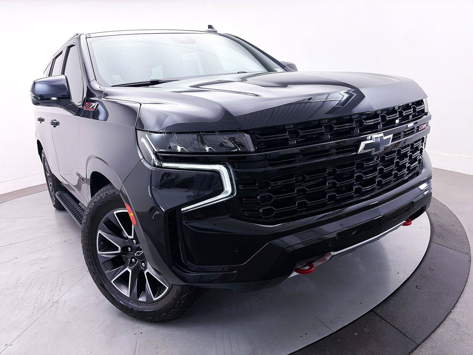 Used 2024 Chevrolet Tahoe Z71 w/ Z71 Off-Road Package AWD/4WD image 4
