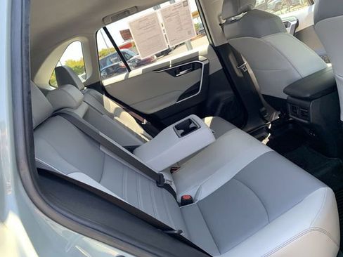 Used 2020 Toyota RAV4 XLE Premium FWD image 12
