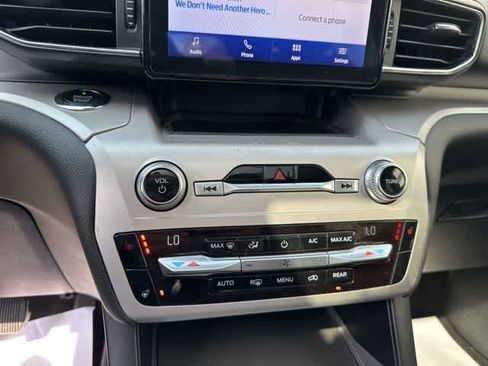 Used 2020 Ford Explorer XLT w/ Equipment Group 202A image 10