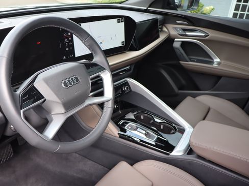 Used 2025 Audi Q5 Prestige AWD/4WD image 12