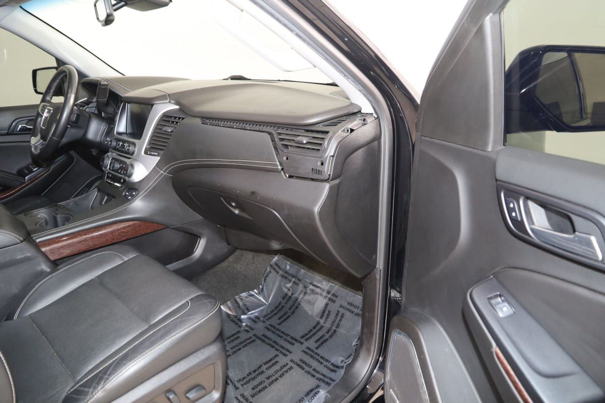 Used 2018 GMC Yukon SLT w/ HD Trailering Package AWD/4WD image 41