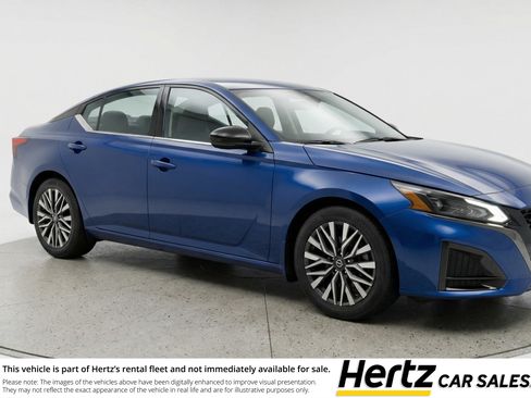 Used 2025 Nissan Altima 2.5 SV image 1