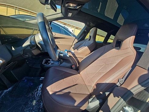 Used 2023 BMW iX xDrive50 image 4