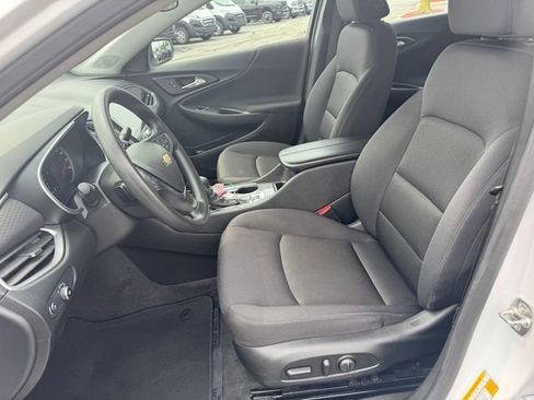 Used 2025 Chevrolet Malibu LT FWD image 21