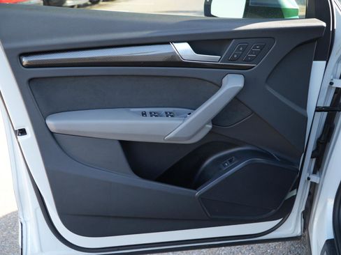 Used 2022 Audi SQ5 Premium w/ Convenience Package image 11