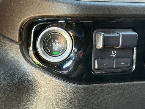 Used 2024 Chevrolet Silverado 2500 LT image 20