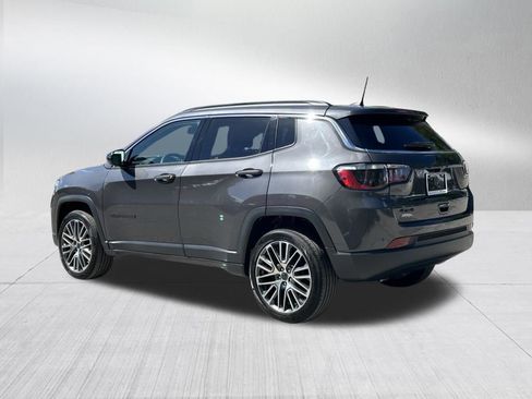 Used 2024 Jeep Compass Latitude image 7