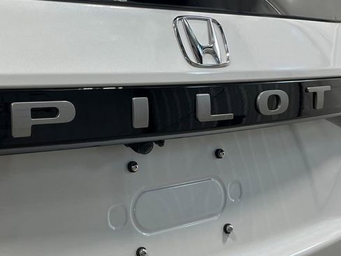 New 2026 Honda Pilot Elite image 7