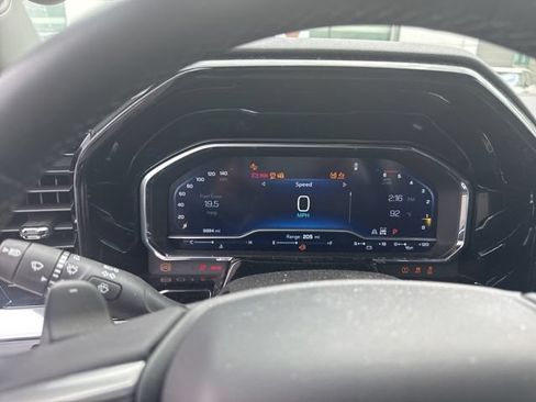 Used 2023 Chevrolet Silverado 1500 LT AWD/4WD image 9