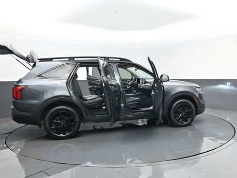 Used 2023 Kia Sorento S image 31